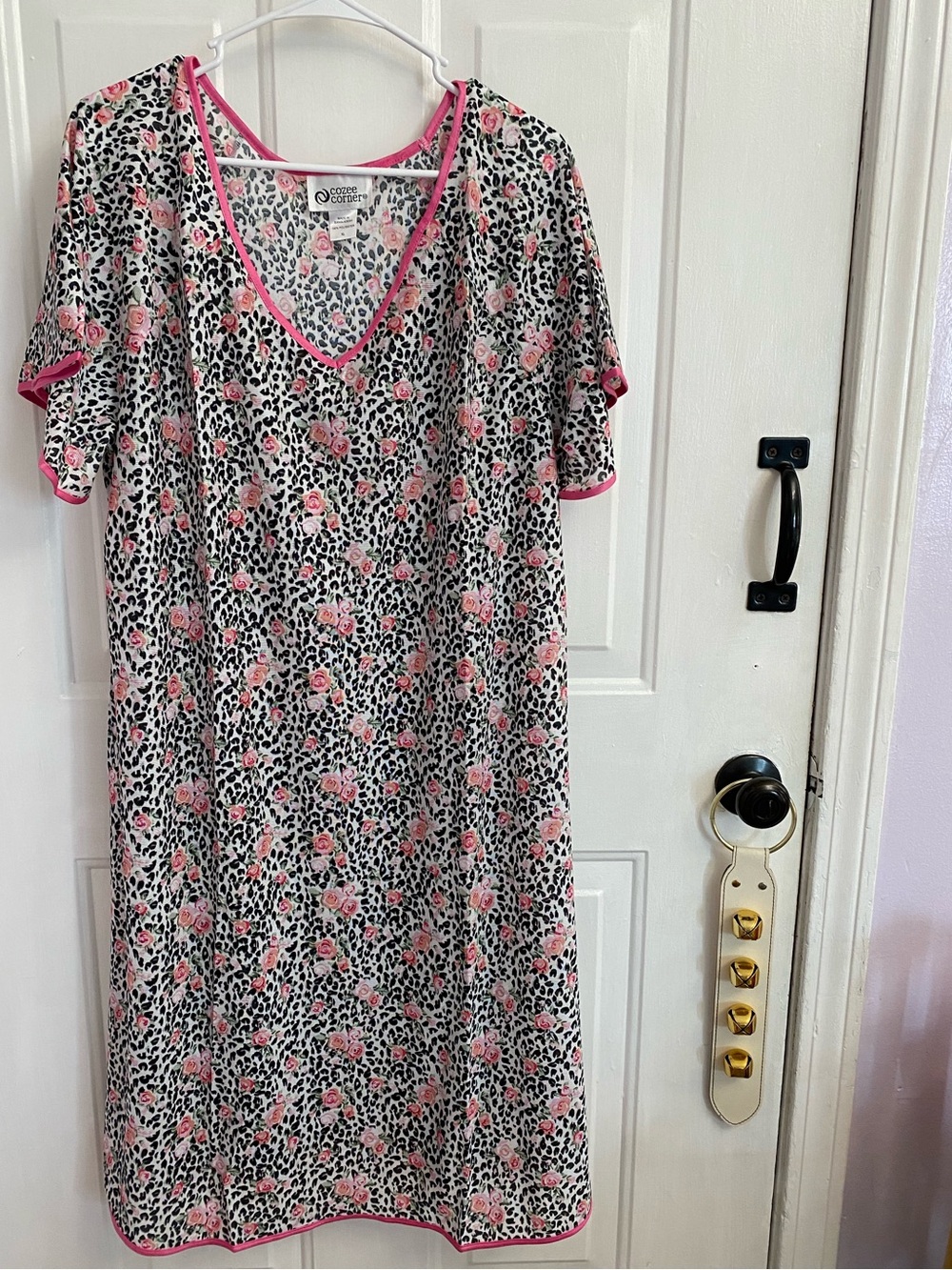 2 Cozy Corner Pink & Floral Leopard V-Neck Nightgown, XL women’s 2 Piece set